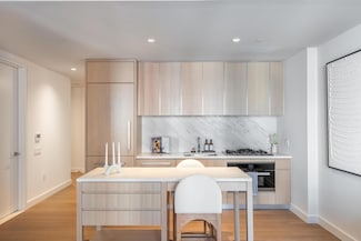 500 W 45th St Unit 202, New York, NY 10036