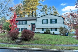 51 Candlewyck Rd, Portland, ME 04102
