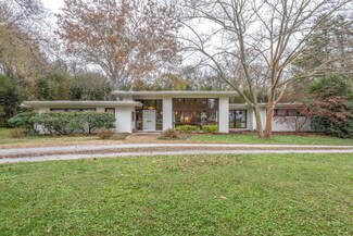 2000 Earlington Dr, Nashville, TN 37215