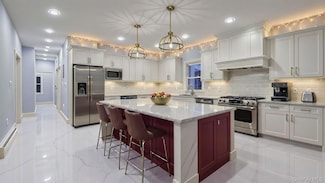 338 E 234th St, Bronx, NY 10470