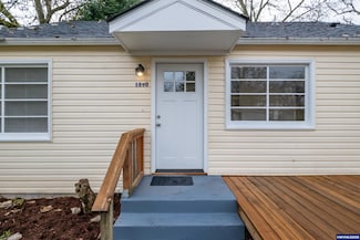 1690 Trade St SE, Salem, OR 97301