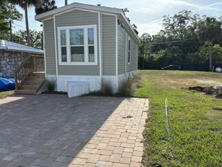 14035 W River Rd Unit 13, Inglis, FL 34449