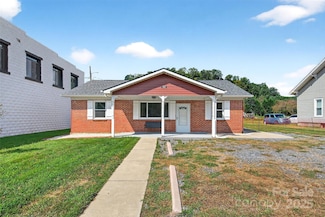 262 Catawba Ave, Old Fort, NC 28762