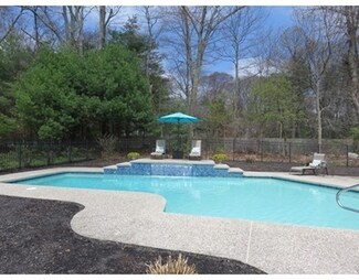171 Harding St, Medfield, MA 02052