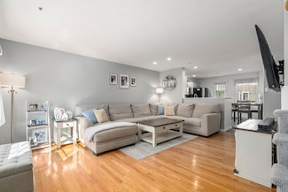58 Boxberry Ln, Rockland, MA 02370