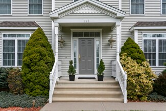 546 White Plains Rd, Trumbull, CT 06611