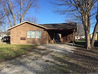 630 N Sycamore St, Campbellsburg, IN 47108
