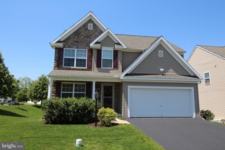 712 Bridle Wreath Ln, Lancaster, PA 17601