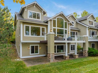 6182 Quarry Ridge Dr, Petoskey, MI 49770