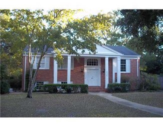 3906 Riverwood Dr, Moss Point, MS 39563