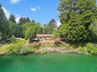 6495 S Bank Rd, Crescent City, CA 95531