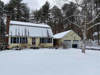 42 Whitford Rd, Nashua, NH 03062
