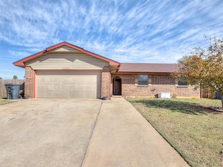 1001 Cambridge Dr, Yukon, OK 73099
