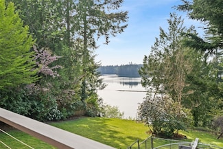 6949 Kellogg Dr NE, Olympia, WA 98516