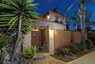 304 Goldenwest St, Huntington Beach, CA 92648