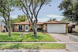 305 Birchwood Dr, Kingsville, TX 78363