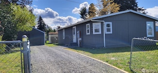 866 112th St S, Tacoma, WA 98444