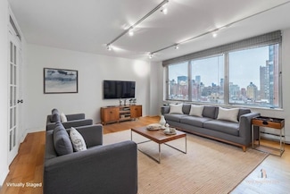 1601 3rd Ave Unit 11J, New York, NY 10128