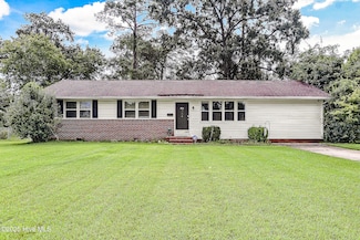 814 Edgewood Dr, Jacksonville, NC 28540