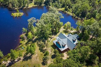 11 Lakeside Dr, Montalba, TX 75853