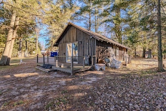 7453 Rustic Ln, Eagle River, WI 54521