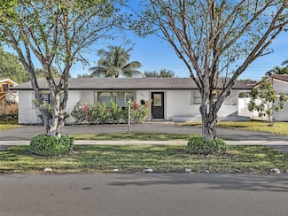 551 S Crescent Dr, Hollywood, FL 33021