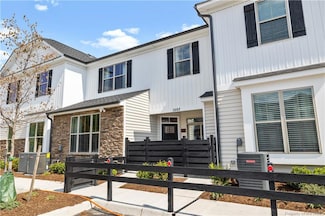 1107 Kathy Ann Way E, Carrollton, VA 23314