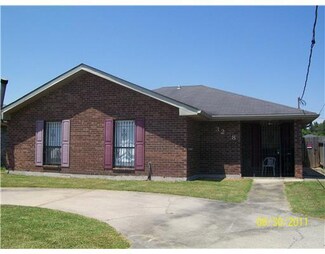 3208 Angelique Dr, Violet, LA 70092