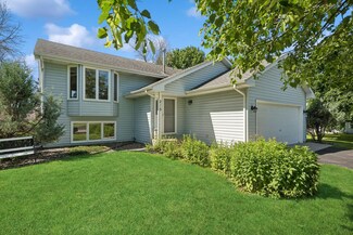 215 Zinnia Ln N, Plymouth, MN 55441