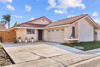 162 Mistletoe Dr, Corona, CA 92879
