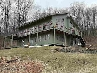 105 Village Run Dr, Warren, VT 05674