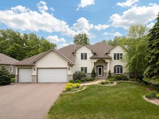 1844 Red Fox Rd, Saint Paul, MN 55122