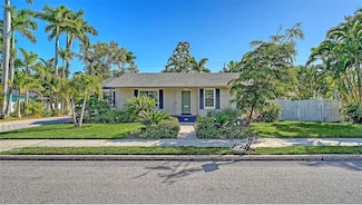 121 24th St W, Bradenton, FL 34205