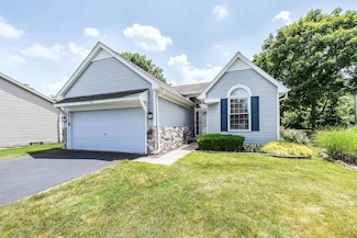 925 Rikki Ann Ct, Wixom, MI 48393