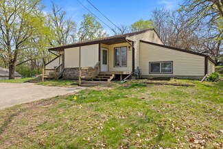 4956 NW Lovington Dr, Des Moines, IA 50310