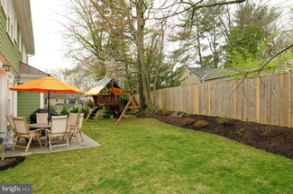 8108 Kentbury Dr, Bethesda, MD 20814