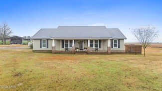 1507 Gainer Rd, Chipley, FL 32428