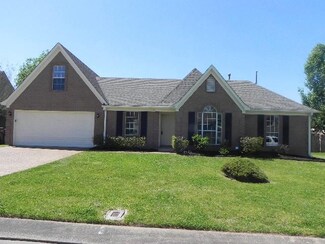 105 Winding Creek Dr, Oakland, TN 38060