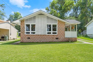 5907 Oak St, Hanahan, SC 29410