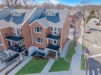 37-2 Francis Lewis Blvd, Bayside, NY 11361