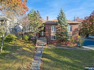 51 Anderson Ave, Englewood Cliffs, NJ 07632