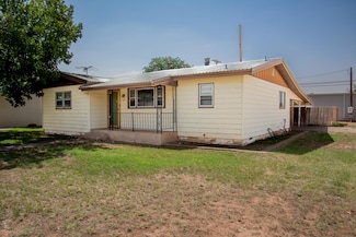 611 7th St, Wolfforth, TX 79382
