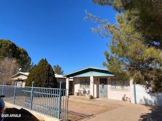 416 W Palm Ave, Pirtleville, AZ 85626
