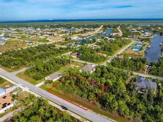 9412 Hallendale Dr, South Gulf Cove, FL 33981
