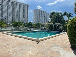 220 Kings Point Dr Unit 105, Sunny Isles Beach, FL 33160