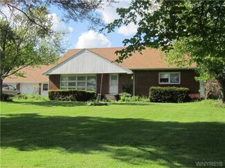 8789 Chestnut Ridge Rd, Gasport, NY 14067