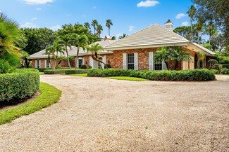 58 Country Rd S, Boynton Beach, FL 33436