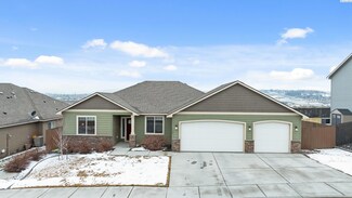 1734 S Honeysuckle St, Kennewick, WA 99338