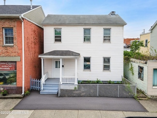 2127 2nd Ave, Watervliet, NY 12189
