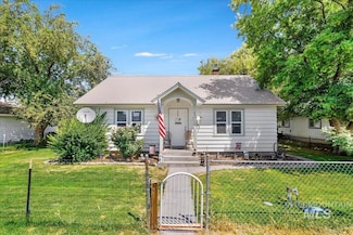 248 Maple St, Castleford, ID 83321